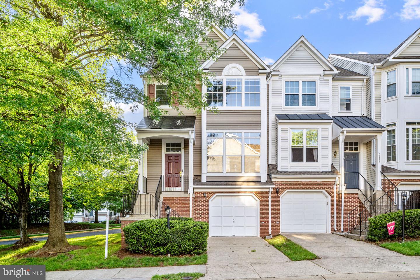 20580 WILLOUGHBY SQ, STERLING, Virginia 20165, 3 Bedrooms Bedrooms, ,2 BathroomsBathrooms,Residential,For sale,20580 WILLOUGHBY SQ,VALO2097520 MLS # VALO2097520