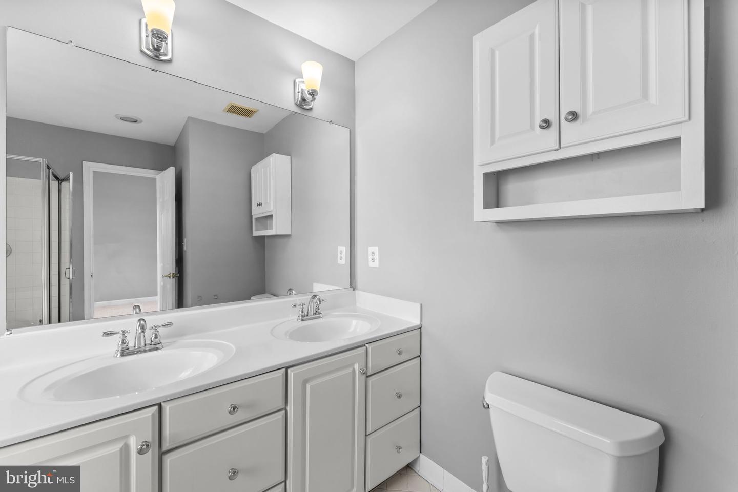 20580 WILLOUGHBY SQ, STERLING, Virginia 20165, 3 Bedrooms Bedrooms, ,2 BathroomsBathrooms,Residential,For sale,20580 WILLOUGHBY SQ,VALO2097520 MLS # VALO2097520