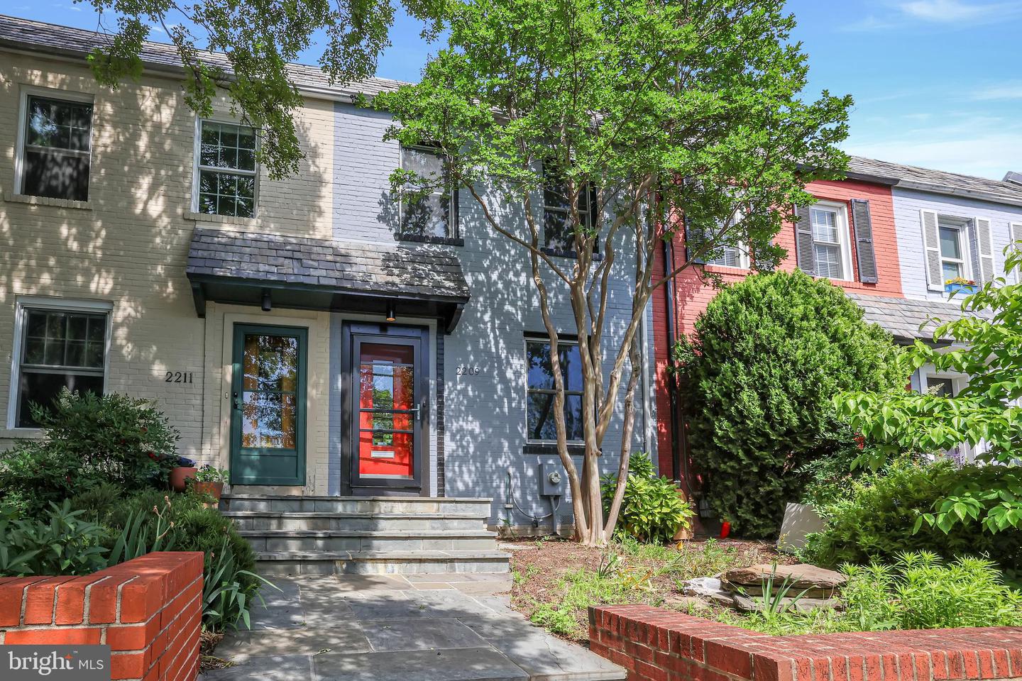 2209 ONTARIO RD NW, WASHINGTON, District Of Columbia 20009, 2 Bedrooms Bedrooms, ,2 BathroomsBathrooms,Residential,For sale,2209 ONTARIO RD NW,DCDC2202046 MLS # DCDC2202046