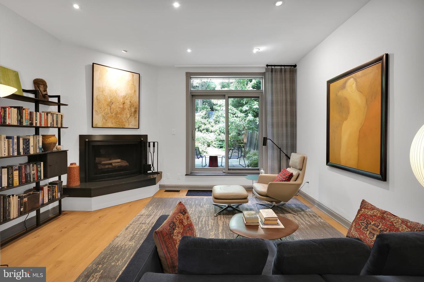 2209 ONTARIO RD NW, WASHINGTON, District Of Columbia 20009, 2 Bedrooms Bedrooms, ,2 BathroomsBathrooms,Residential,For sale,2209 ONTARIO RD NW,DCDC2202046 MLS # DCDC2202046