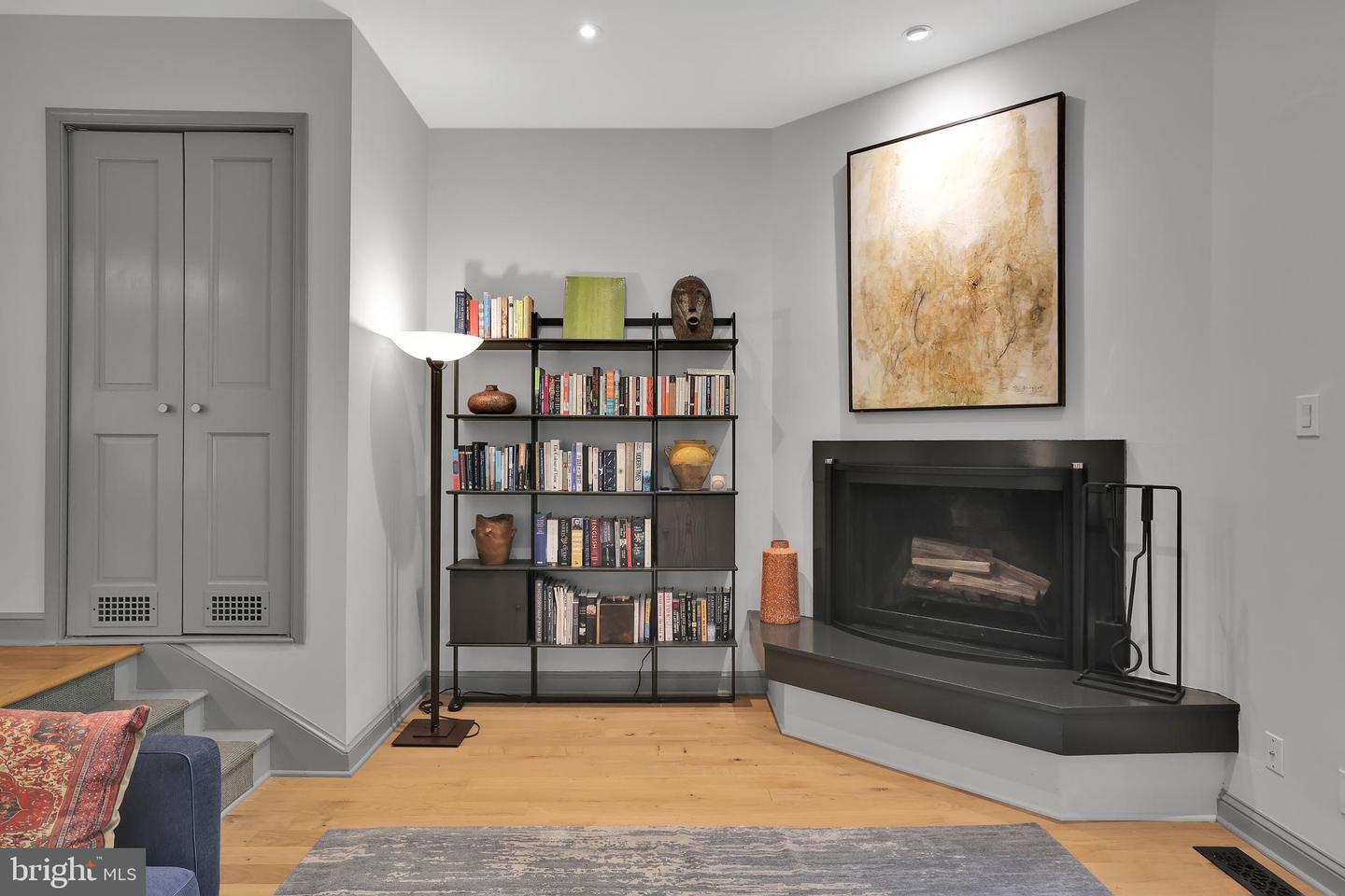 2209 ONTARIO RD NW, WASHINGTON, District Of Columbia 20009, 2 Bedrooms Bedrooms, ,2 BathroomsBathrooms,Residential,For sale,2209 ONTARIO RD NW,DCDC2202046 MLS # DCDC2202046