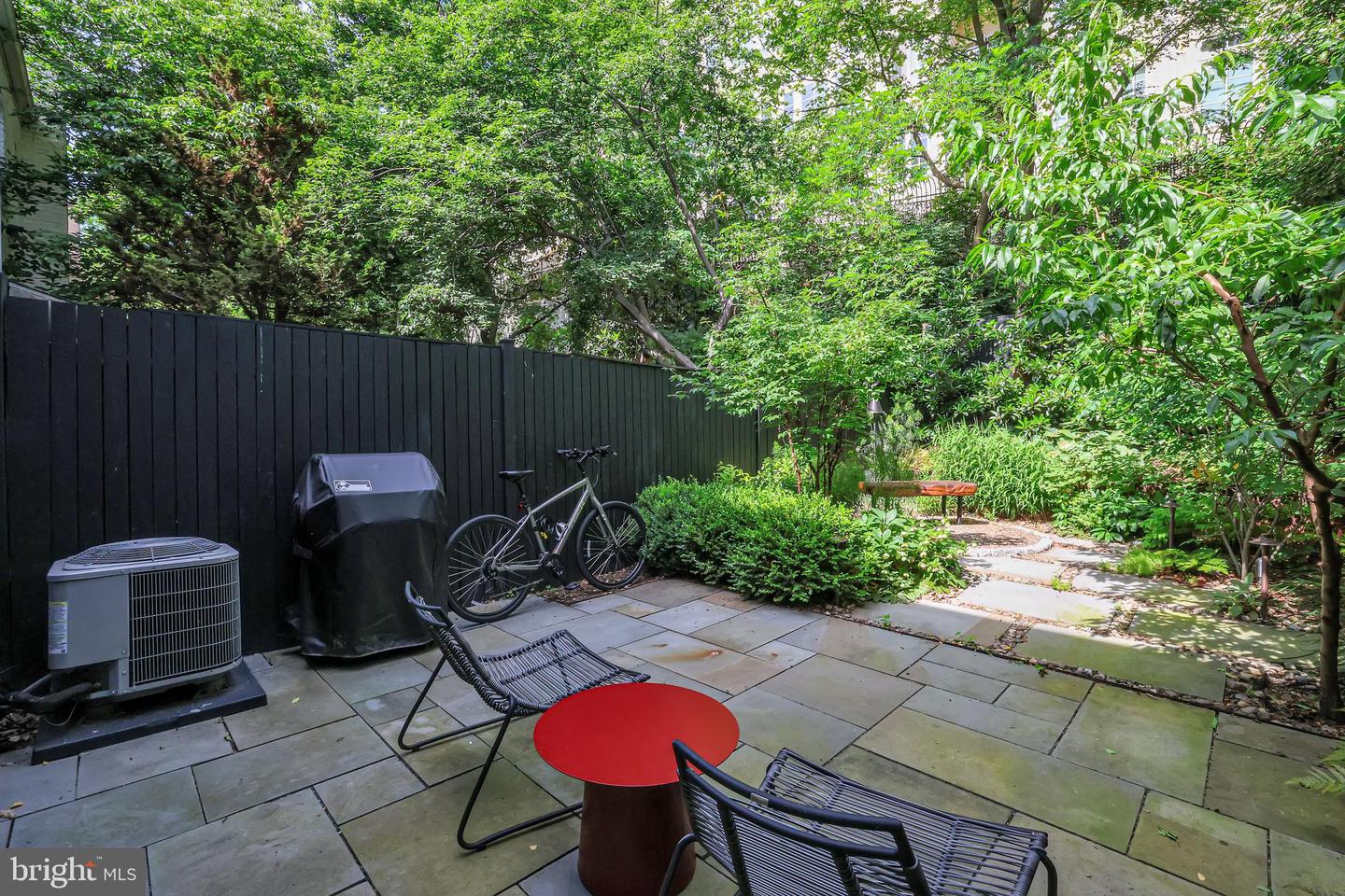 2209 ONTARIO RD NW, WASHINGTON, District Of Columbia 20009, 2 Bedrooms Bedrooms, ,2 BathroomsBathrooms,Residential,For sale,2209 ONTARIO RD NW,DCDC2202046 MLS # DCDC2202046