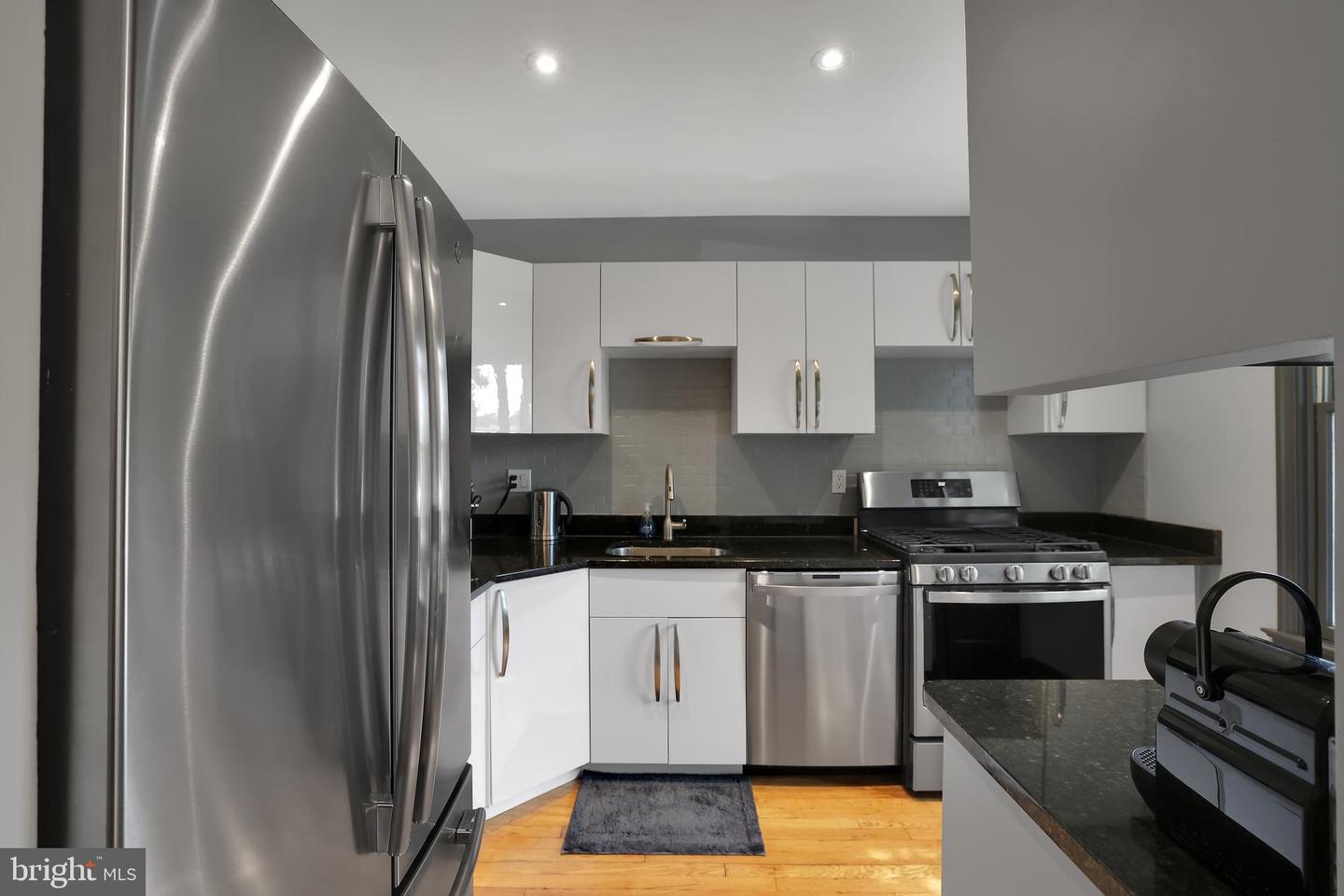 2209 ONTARIO RD NW, WASHINGTON, District Of Columbia 20009, 2 Bedrooms Bedrooms, ,2 BathroomsBathrooms,Residential,For sale,2209 ONTARIO RD NW,DCDC2202046 MLS # DCDC2202046