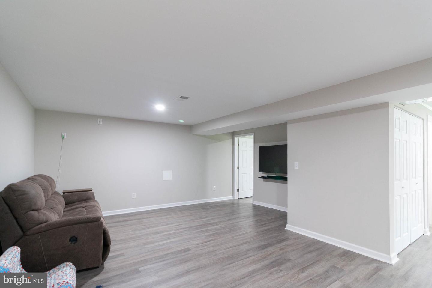 4510 VILLAGE DR, FAIRFAX, Virginia 22030, 4 Bedrooms Bedrooms, ,2 BathroomsBathrooms,Residential,For sale,4510 VILLAGE DR,VAFX2242690 MLS # VAFX2242690