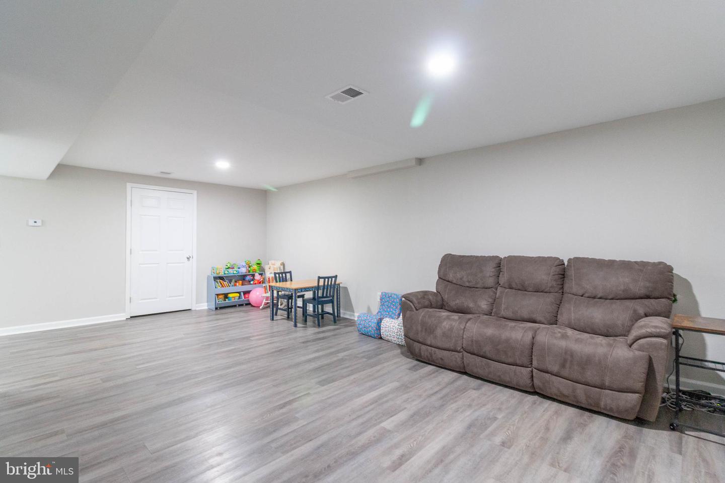 4510 VILLAGE DR, FAIRFAX, Virginia 22030, 4 Bedrooms Bedrooms, ,2 BathroomsBathrooms,Residential,For sale,4510 VILLAGE DR,VAFX2242690 MLS # VAFX2242690