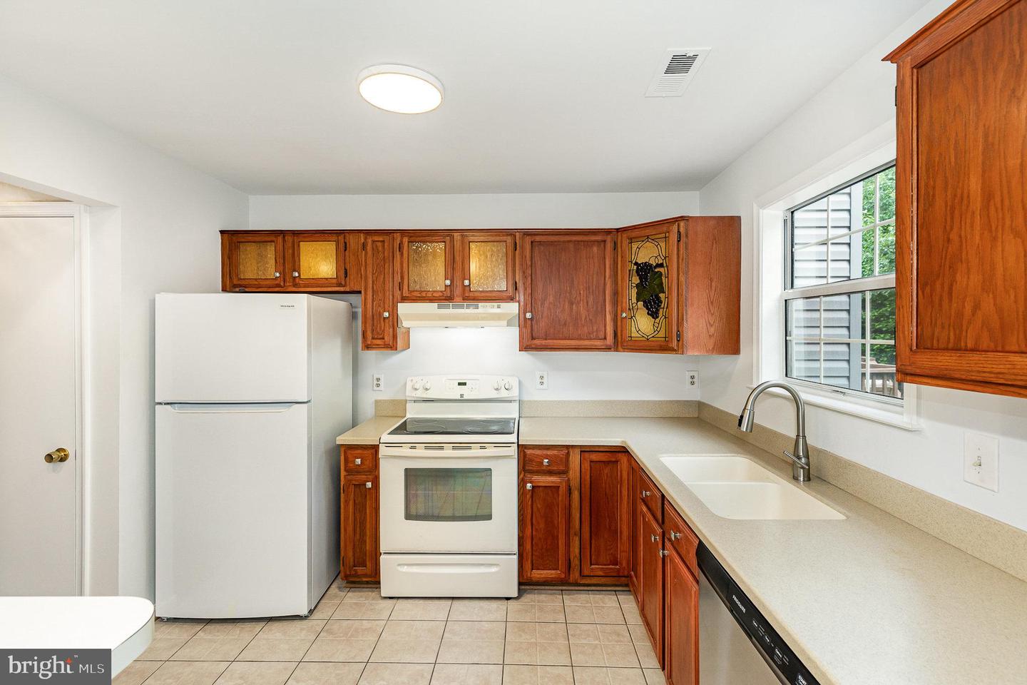 211 WESTMINSTER LN #119, STAFFORD, Virginia 22556, 3 Bedrooms Bedrooms, ,2 BathroomsBathrooms,Residential,For sale,211 WESTMINSTER LN #119,VAST2039152 MLS # VAST2039152
