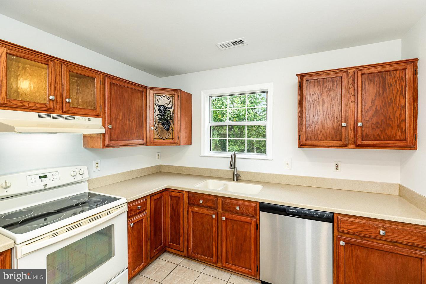 211 WESTMINSTER LN #119, STAFFORD, Virginia 22556, 3 Bedrooms Bedrooms, ,2 BathroomsBathrooms,Residential,For sale,211 WESTMINSTER LN #119,VAST2039152 MLS # VAST2039152