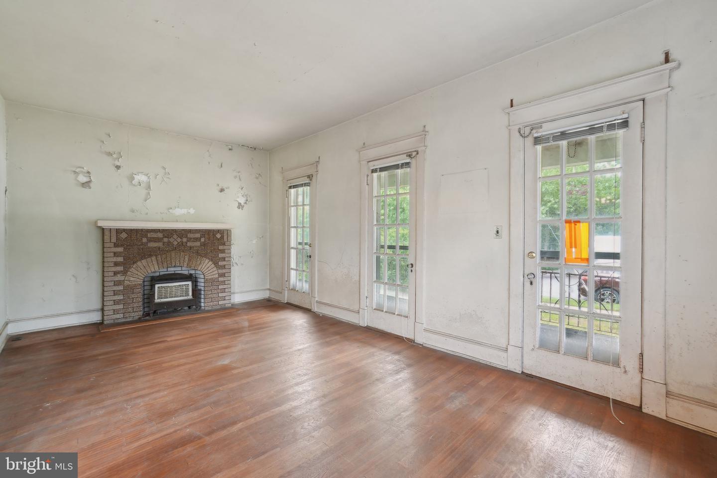 4100 JENIFER ST NW, WASHINGTON, District Of Columbia 20015, 3 Bedrooms Bedrooms, ,2 BathroomsBathrooms,Residential,For sale,4100 JENIFER ST NW,DCDC2202214 MLS # DCDC2202214