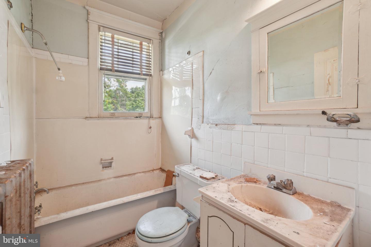 4100 JENIFER ST NW, WASHINGTON, District Of Columbia 20015, 3 Bedrooms Bedrooms, ,2 BathroomsBathrooms,Residential,For sale,4100 JENIFER ST NW,DCDC2202214 MLS # DCDC2202214