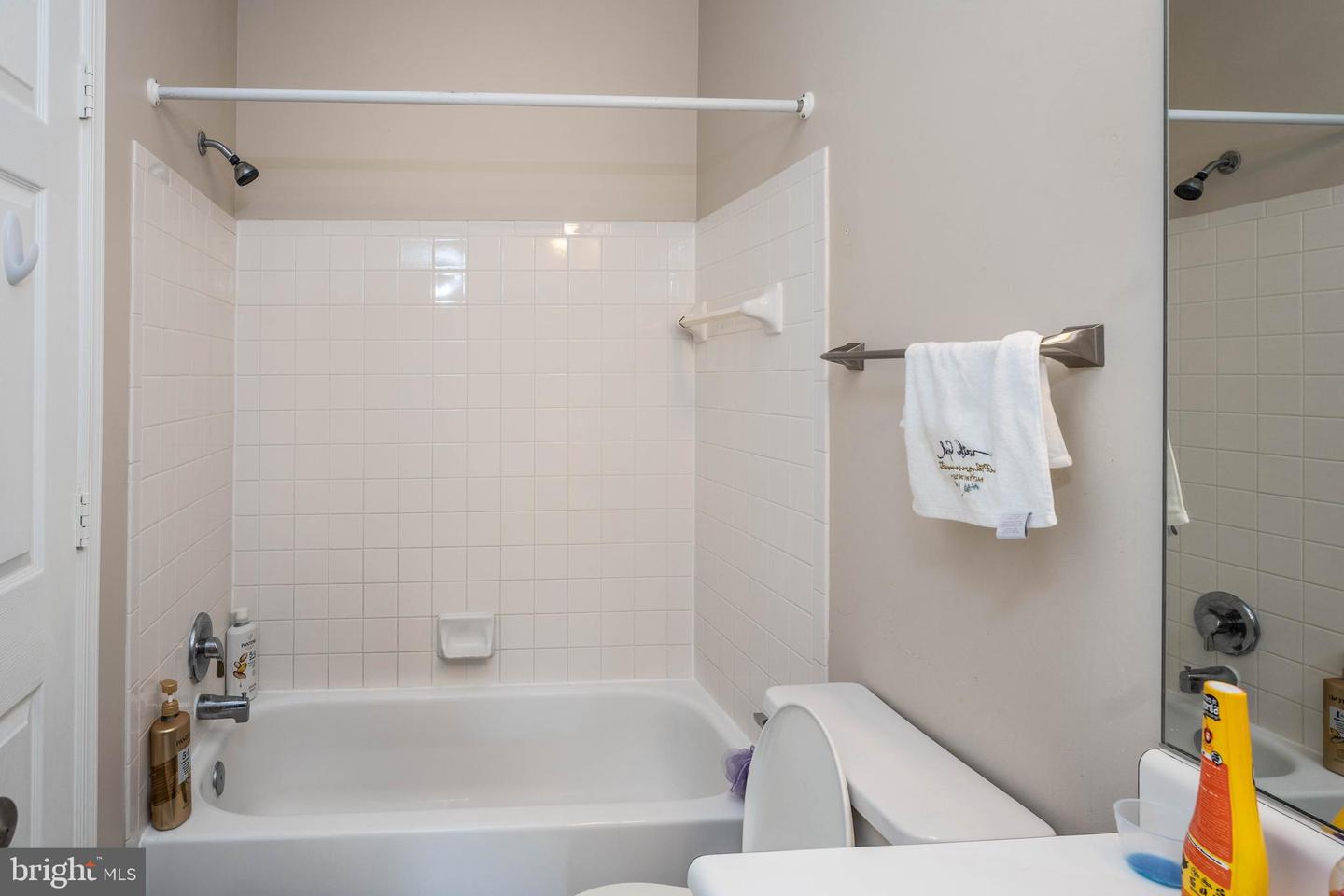 14320 CLIMBING ROSE WAY #203, CENTREVILLE, Virginia 20121, 2 Bedrooms Bedrooms, ,2 BathroomsBathrooms,Residential,For sale,14320 CLIMBING ROSE WAY #203,VAFX2243052 MLS # VAFX2243052