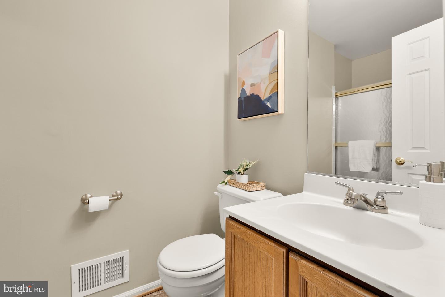 7504 OLDHAM WAY, ALEXANDRIA, Virginia 22315, 2 Bedrooms Bedrooms, ,3 BathroomsBathrooms,Residential,For sale,7504 OLDHAM WAY,VAFX2243080 MLS # VAFX2243080