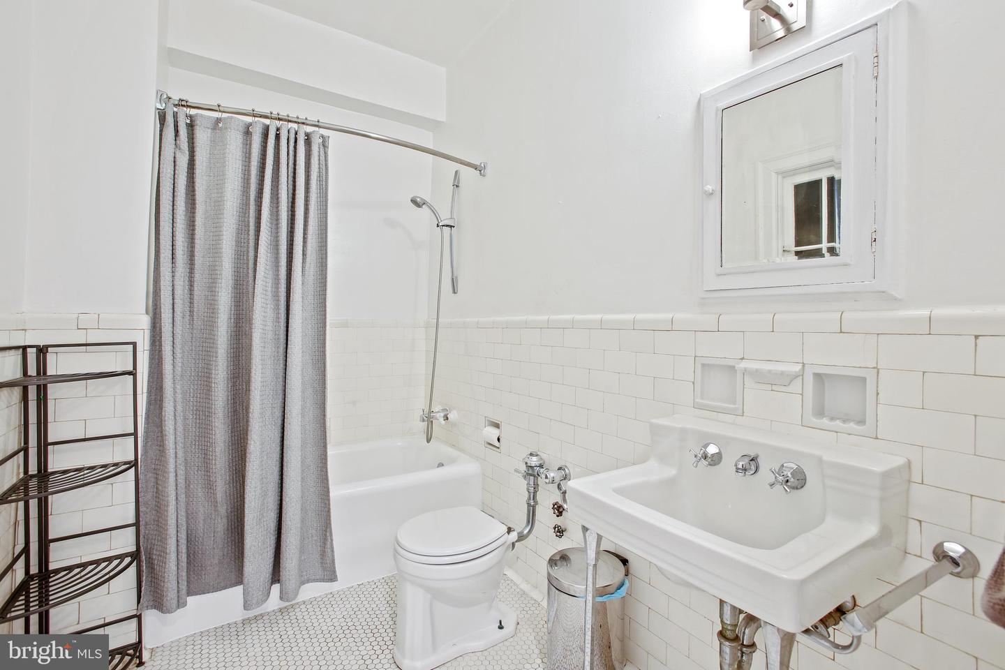 1661 CRESCENT PL NW #408, WASHINGTON, District Of Columbia 20009, 2 Bedrooms Bedrooms, ,2 BathroomsBathrooms,Residential,For sale,1661 CRESCENT PL NW #408,DCDC2202536 MLS # DCDC2202536