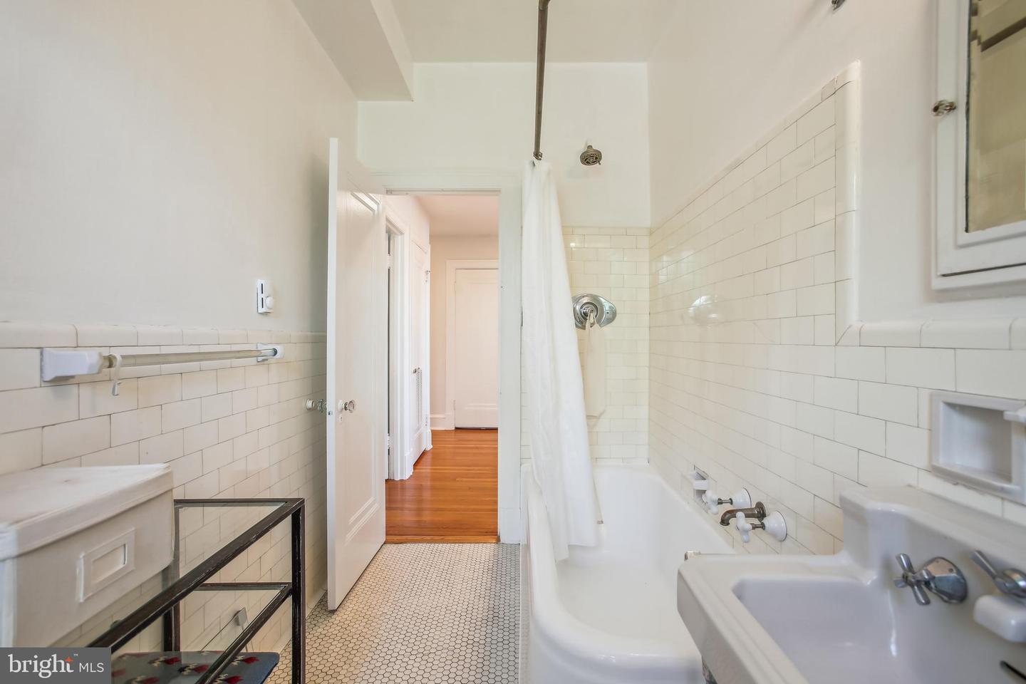 1661 CRESCENT PL NW #408, WASHINGTON, District Of Columbia 20009, 2 Bedrooms Bedrooms, ,2 BathroomsBathrooms,Residential,For sale,1661 CRESCENT PL NW #408,DCDC2202536 MLS # DCDC2202536