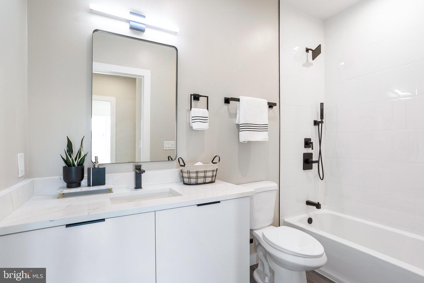 1358 FLORIDA AVE NE #302, WASHINGTON, District Of Columbia 20002, 2 Bedrooms Bedrooms, ,2 BathroomsBathrooms,Residential,For sale,1358 FLORIDA AVE NE #302,DCDC2202582 MLS # DCDC2202582