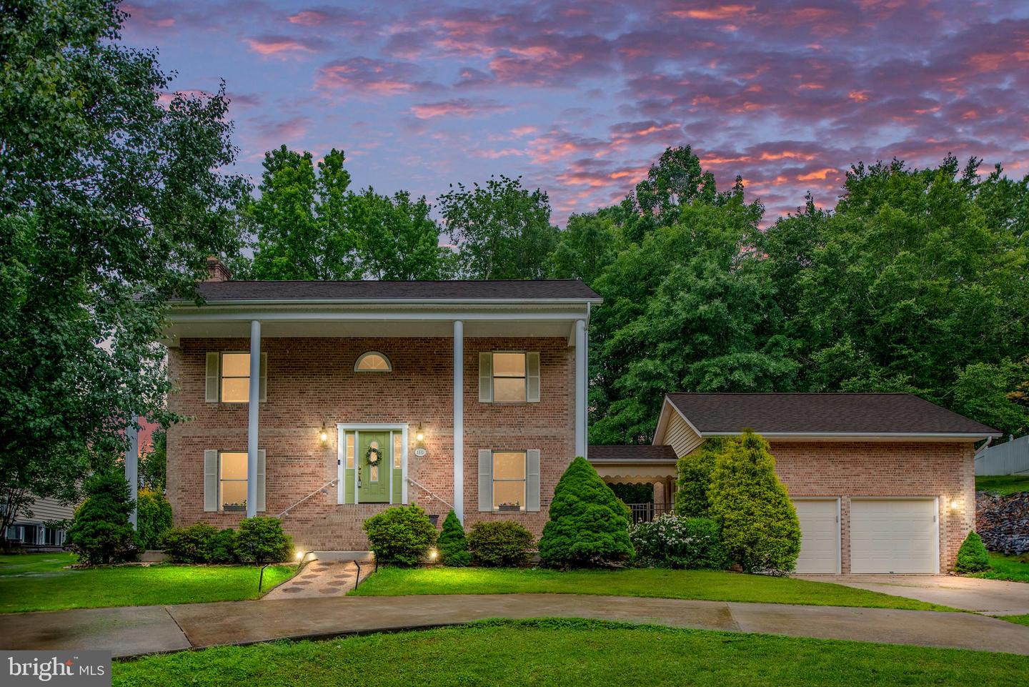110 SPRINGWOOD DR, FREDERICKSBURG, Virginia 22401, 3 Bedrooms Bedrooms, ,3 BathroomsBathrooms,Residential,For sale,110 SPRINGWOOD DR,VAFB2008292 MLS # VAFB2008292
