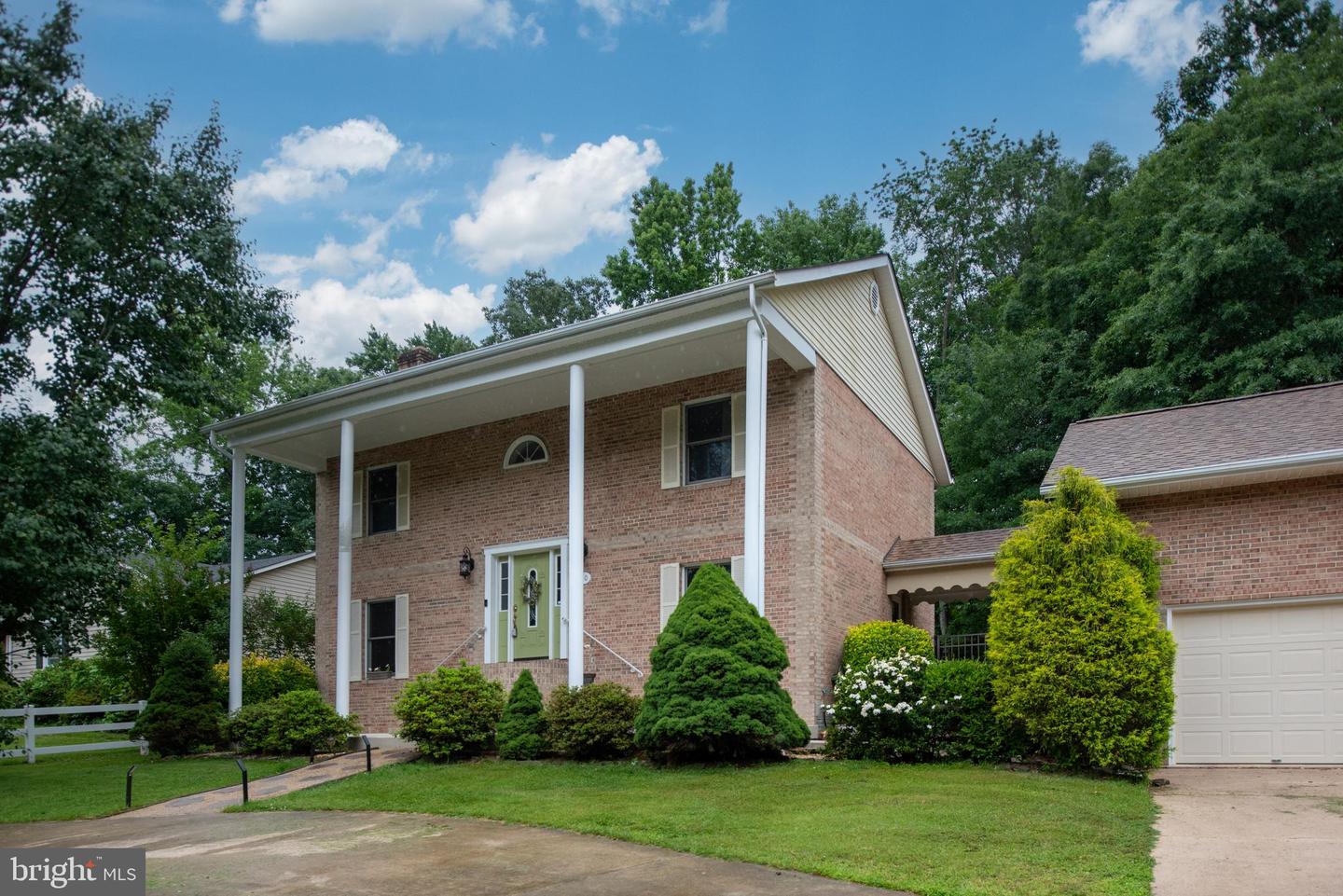 110 SPRINGWOOD DR, FREDERICKSBURG, Virginia 22401, 3 Bedrooms Bedrooms, ,3 BathroomsBathrooms,Residential,For sale,110 SPRINGWOOD DR,VAFB2008292 MLS # VAFB2008292