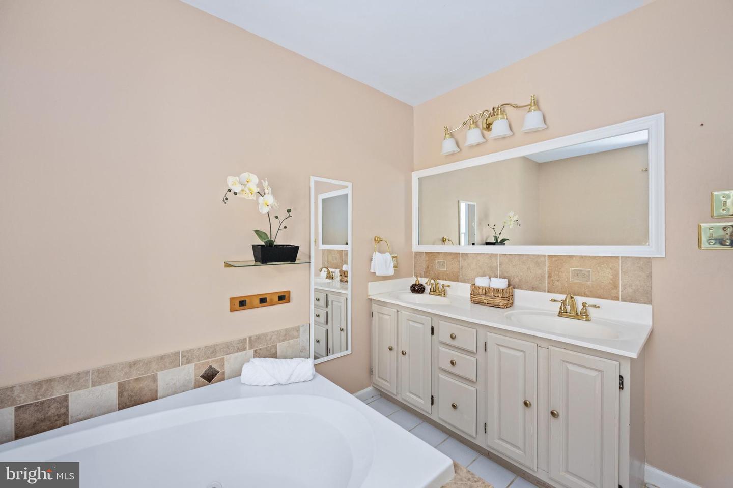 110 SPRINGWOOD DR, FREDERICKSBURG, Virginia 22401, 3 Bedrooms Bedrooms, ,3 BathroomsBathrooms,Residential,For sale,110 SPRINGWOOD DR,VAFB2008292 MLS # VAFB2008292