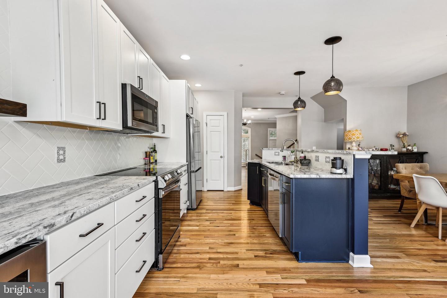 8154 SKELTON CIR, FALLS CHURCH, Virginia 22042, 3 Bedrooms Bedrooms, ,3 BathroomsBathrooms,Residential,For sale,8154 SKELTON CIR,VAFX2243036 MLS # VAFX2243036