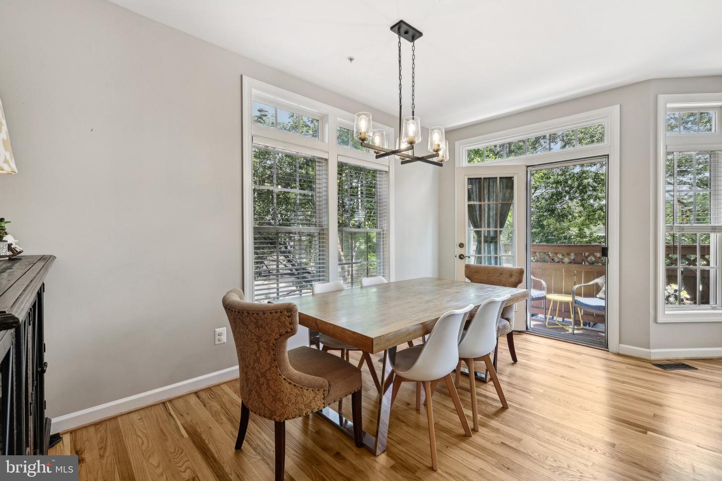 8154 SKELTON CIR, FALLS CHURCH, Virginia 22042, 3 Bedrooms Bedrooms, ,3 BathroomsBathrooms,Residential,For sale,8154 SKELTON CIR,VAFX2243036 MLS # VAFX2243036