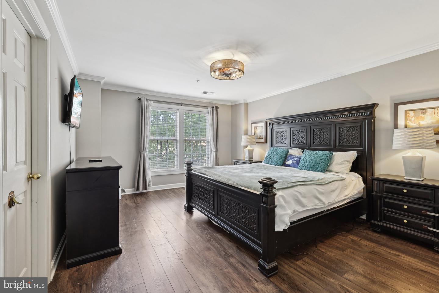 8154 SKELTON CIR, FALLS CHURCH, Virginia 22042, 3 Bedrooms Bedrooms, ,3 BathroomsBathrooms,Residential,For sale,8154 SKELTON CIR,VAFX2243036 MLS # VAFX2243036