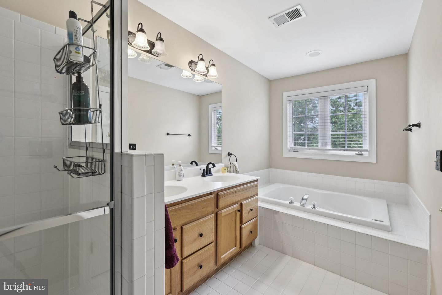 8154 SKELTON CIR, FALLS CHURCH, Virginia 22042, 3 Bedrooms Bedrooms, ,3 BathroomsBathrooms,Residential,For sale,8154 SKELTON CIR,VAFX2243036 MLS # VAFX2243036