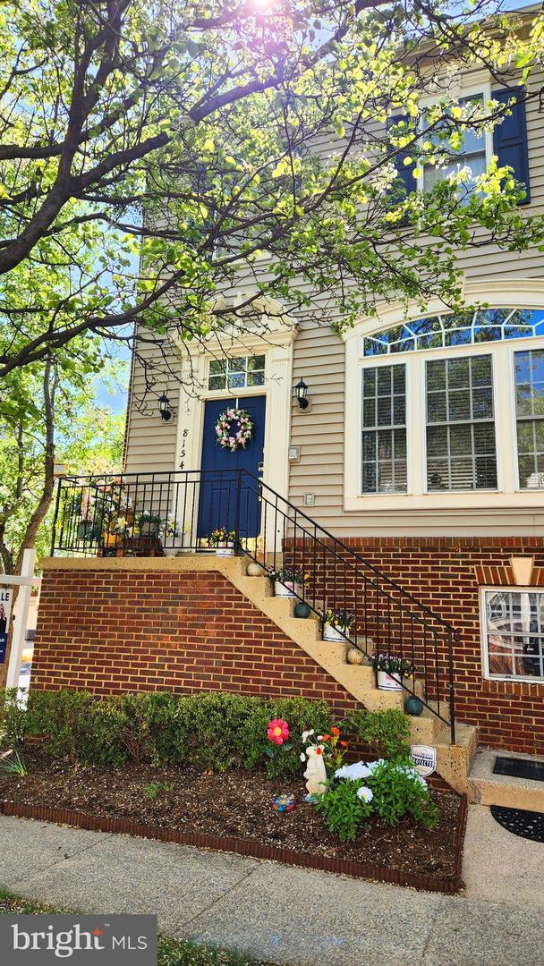 8154 SKELTON CIR, FALLS CHURCH, Virginia 22042, 3 Bedrooms Bedrooms, ,3 BathroomsBathrooms,Residential,For sale,8154 SKELTON CIR,VAFX2243036 MLS # VAFX2243036