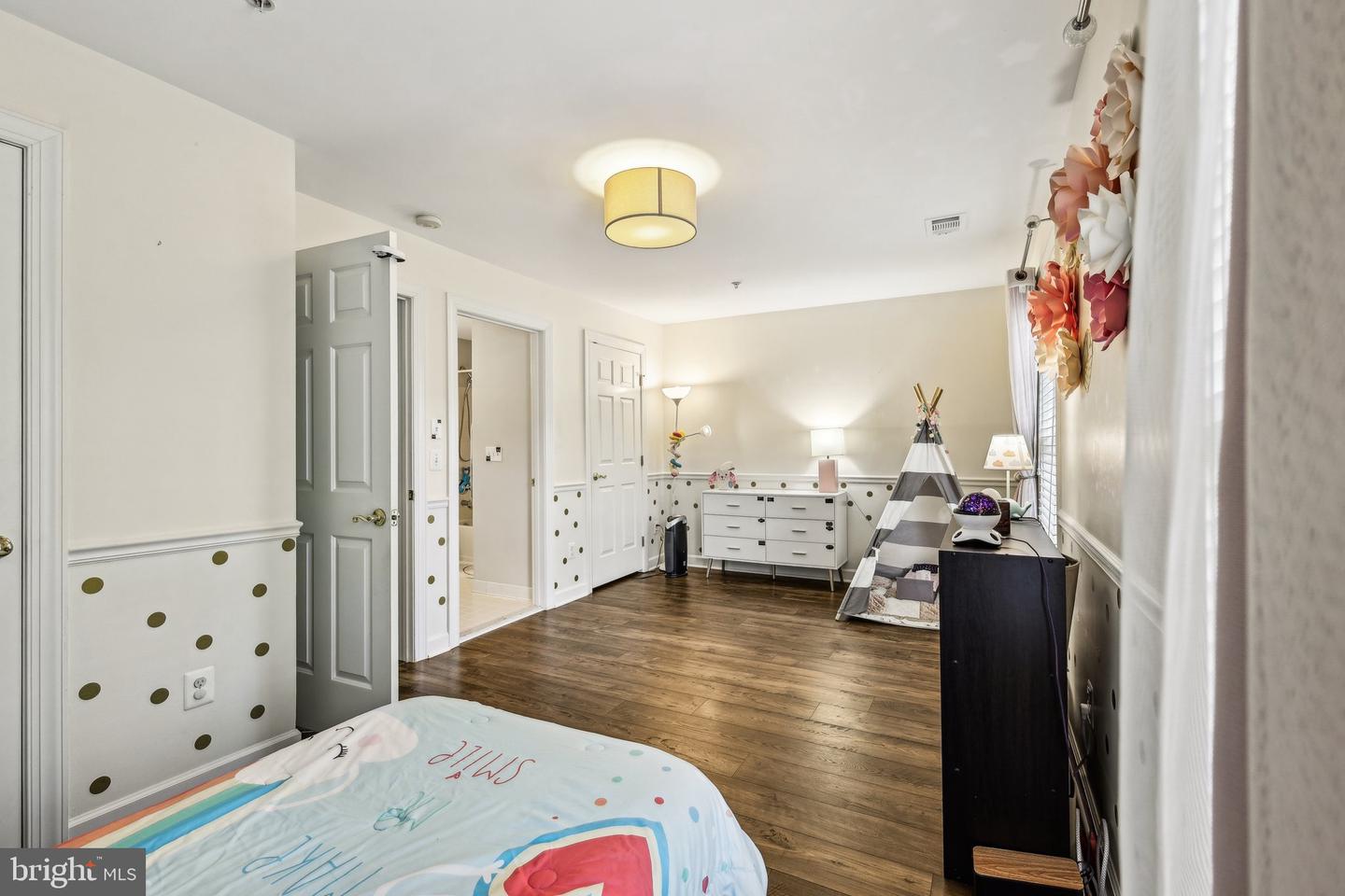 8154 SKELTON CIR, FALLS CHURCH, Virginia 22042, 3 Bedrooms Bedrooms, ,3 BathroomsBathrooms,Residential,For sale,8154 SKELTON CIR,VAFX2243036 MLS # VAFX2243036