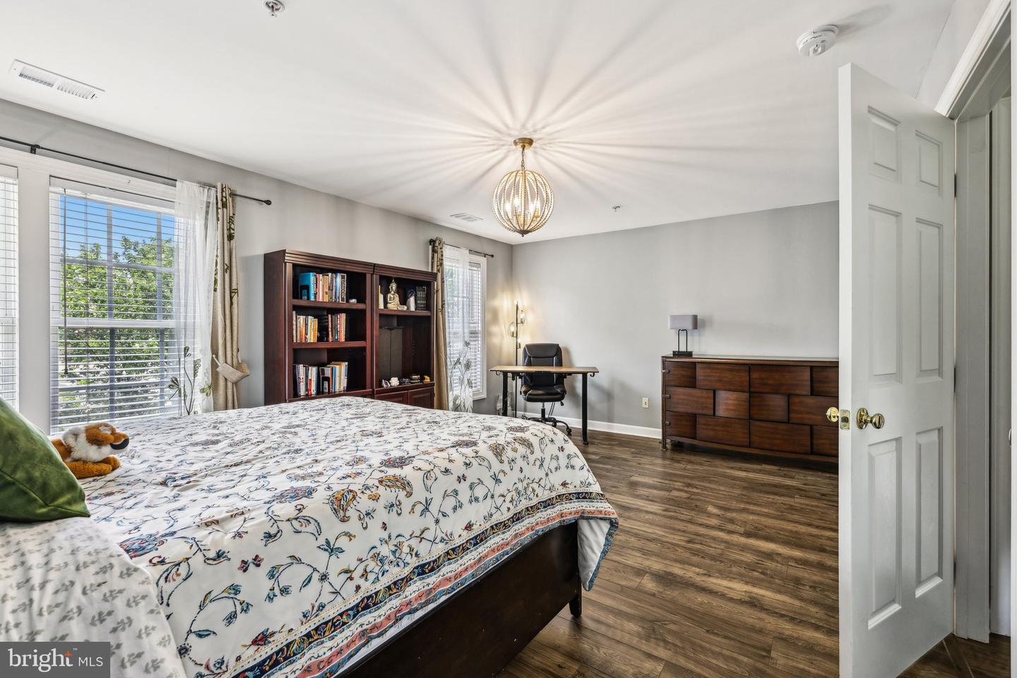 8154 SKELTON CIR, FALLS CHURCH, Virginia 22042, 3 Bedrooms Bedrooms, ,3 BathroomsBathrooms,Residential,For sale,8154 SKELTON CIR,VAFX2243036 MLS # VAFX2243036
