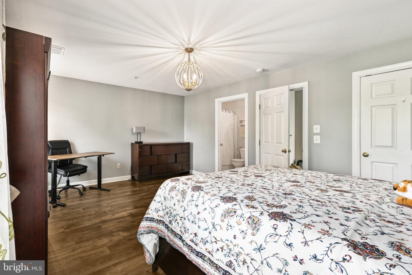 8154 SKELTON CIR, FALLS CHURCH, Virginia 22042, 3 Bedrooms Bedrooms, ,3 BathroomsBathrooms,Residential,For sale,8154 SKELTON CIR,VAFX2243036 MLS # VAFX2243036