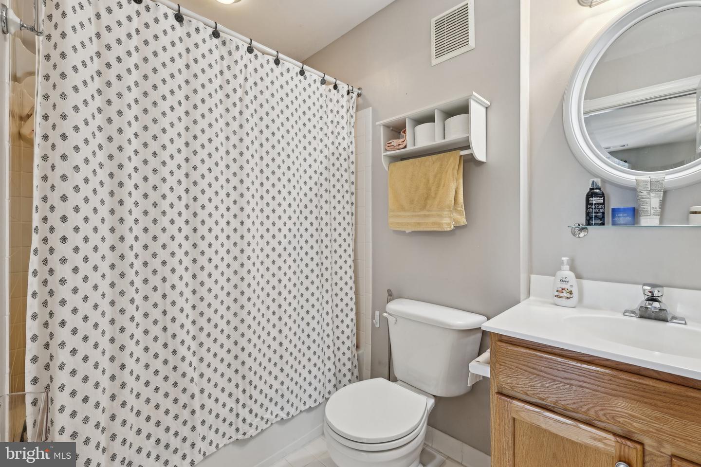 8154 SKELTON CIR, FALLS CHURCH, Virginia 22042, 3 Bedrooms Bedrooms, ,3 BathroomsBathrooms,Residential,For sale,8154 SKELTON CIR,VAFX2243036 MLS # VAFX2243036