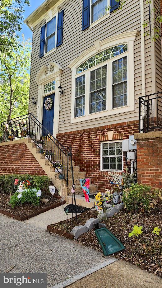 8154 SKELTON CIR, FALLS CHURCH, Virginia 22042, 3 Bedrooms Bedrooms, ,3 BathroomsBathrooms,Residential,For sale,8154 SKELTON CIR,VAFX2243036 MLS # VAFX2243036