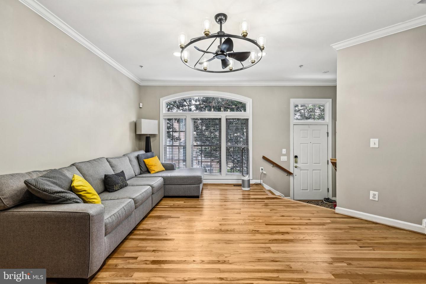8154 SKELTON CIR, FALLS CHURCH, Virginia 22042, 3 Bedrooms Bedrooms, ,3 BathroomsBathrooms,Residential,For sale,8154 SKELTON CIR,VAFX2243036 MLS # VAFX2243036