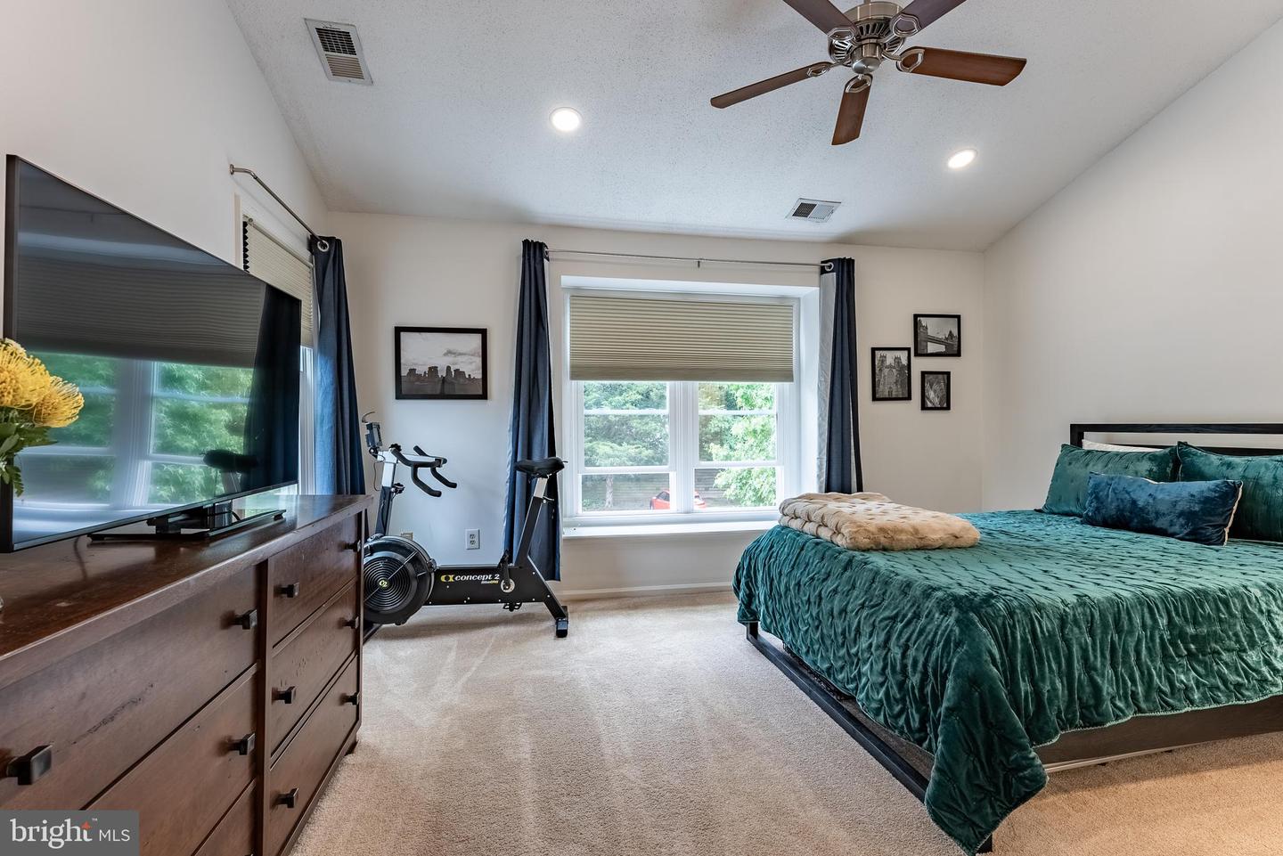 7596-N LAKESIDE VILLAGE DR, FALLS CHURCH, Virginia 22042, 1 Bedroom Bedrooms, ,1 BathroomBathrooms,Residential,For sale,7596-N LAKESIDE VILLAGE DR,VAFX2243046 MLS # VAFX2243046