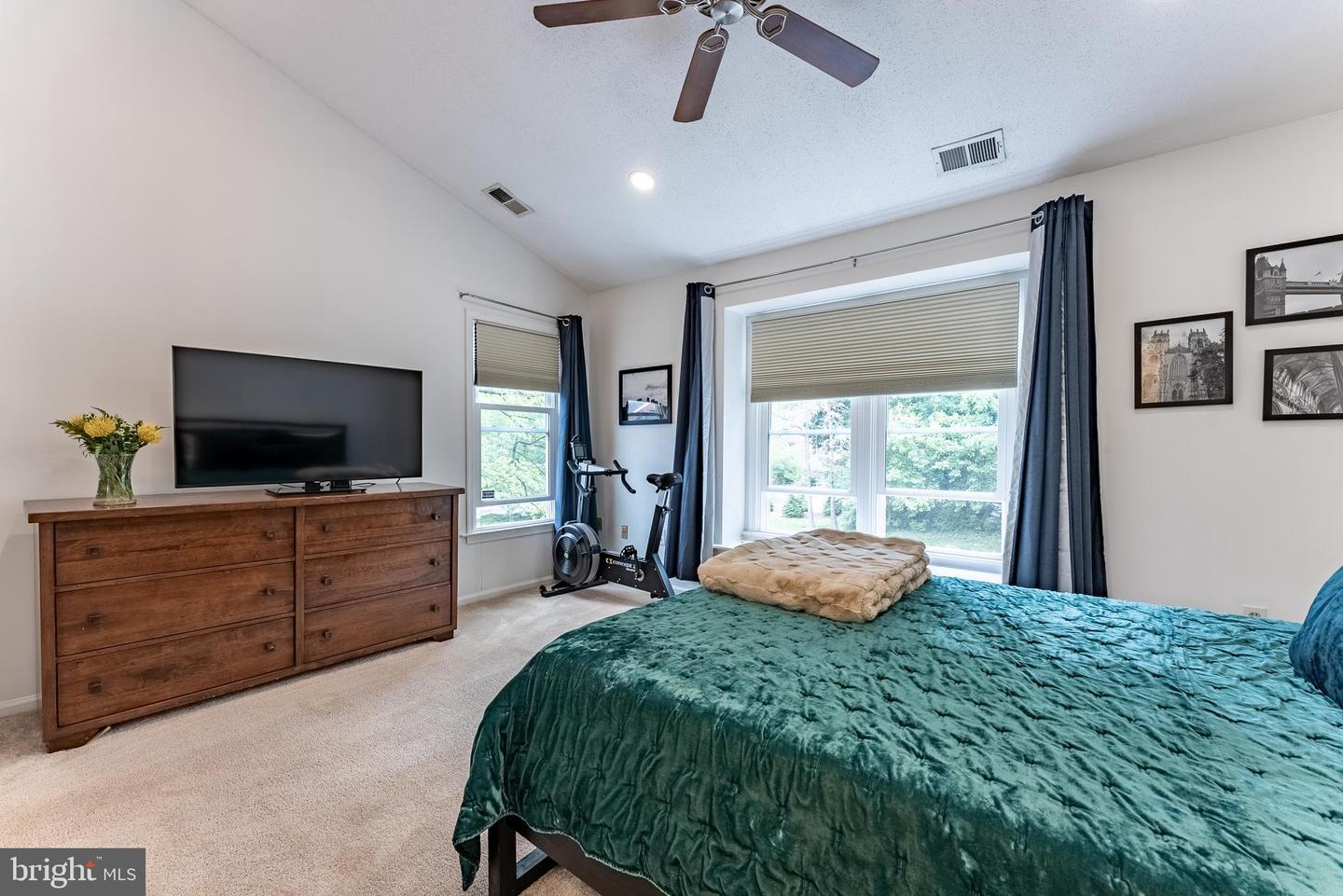 7596-N LAKESIDE VILLAGE DR, FALLS CHURCH, Virginia 22042, 1 Bedroom Bedrooms, ,1 BathroomBathrooms,Residential,For sale,7596-N LAKESIDE VILLAGE DR,VAFX2243046 MLS # VAFX2243046