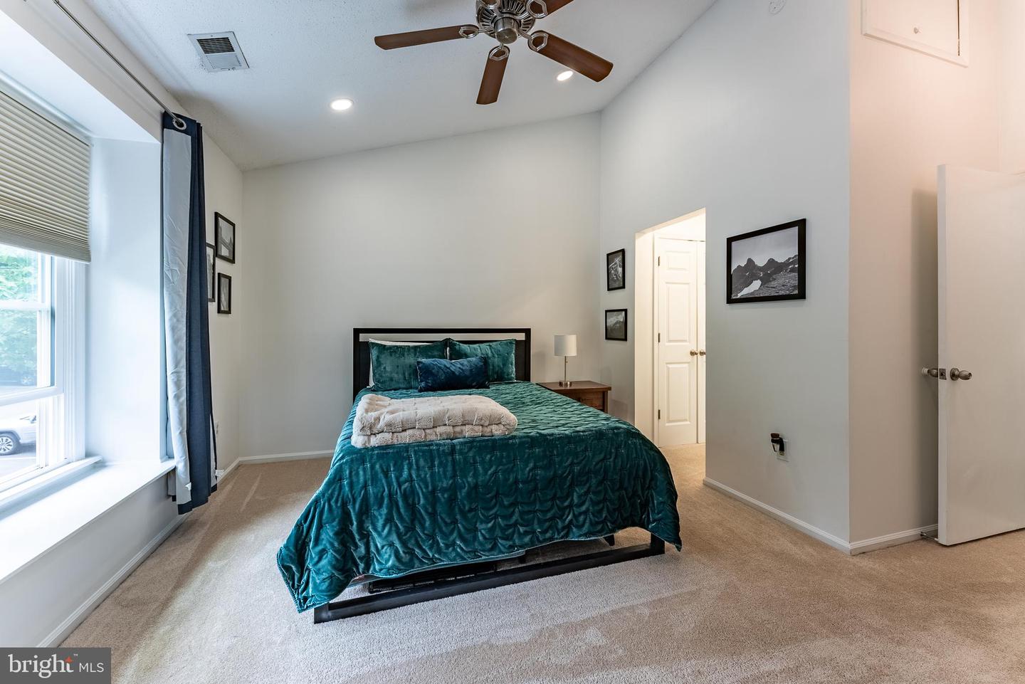 7596-N LAKESIDE VILLAGE DR, FALLS CHURCH, Virginia 22042, 1 Bedroom Bedrooms, ,1 BathroomBathrooms,Residential,For sale,7596-N LAKESIDE VILLAGE DR,VAFX2243046 MLS # VAFX2243046