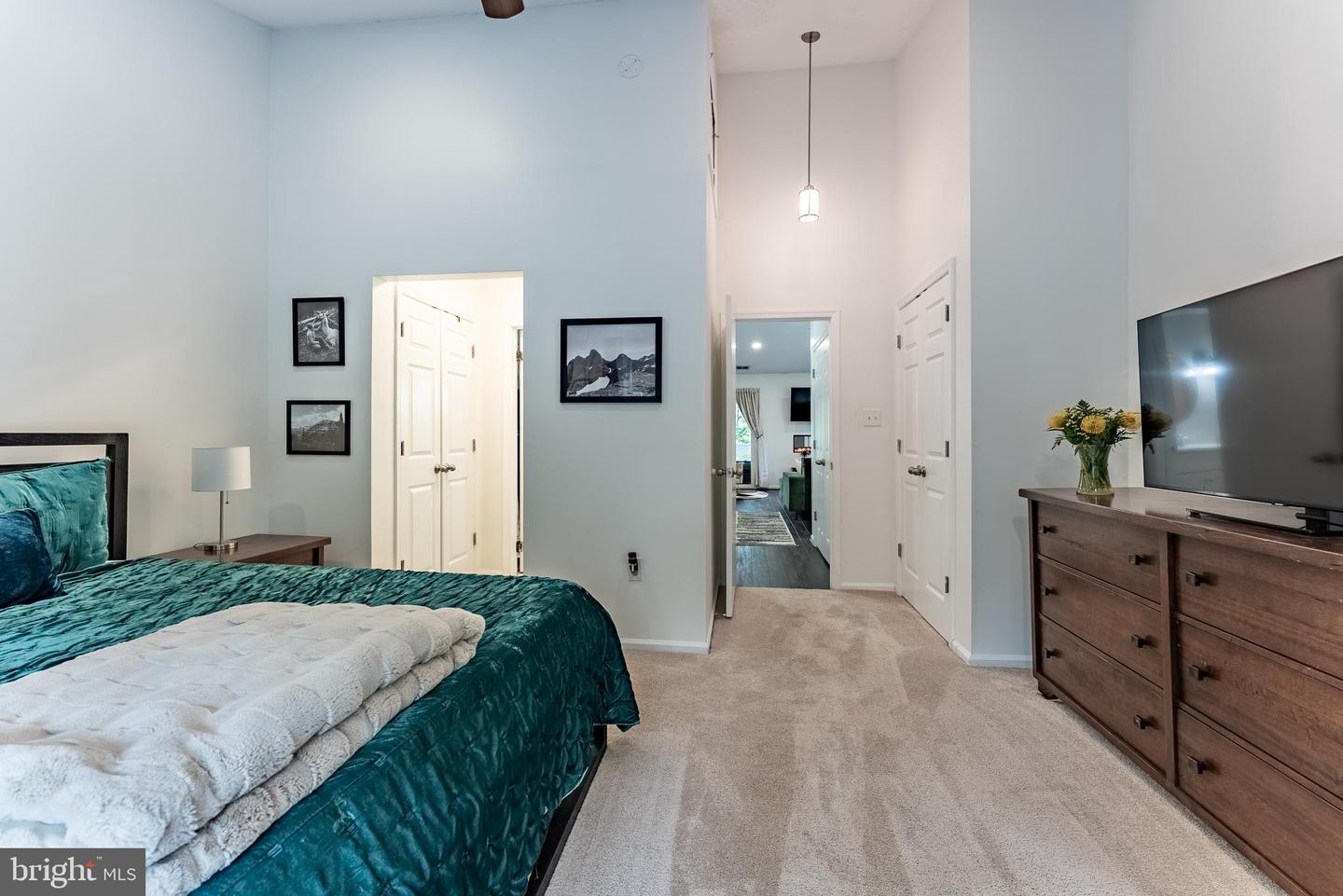 7596-N LAKESIDE VILLAGE DR, FALLS CHURCH, Virginia 22042, 1 Bedroom Bedrooms, ,1 BathroomBathrooms,Residential,For sale,7596-N LAKESIDE VILLAGE DR,VAFX2243046 MLS # VAFX2243046