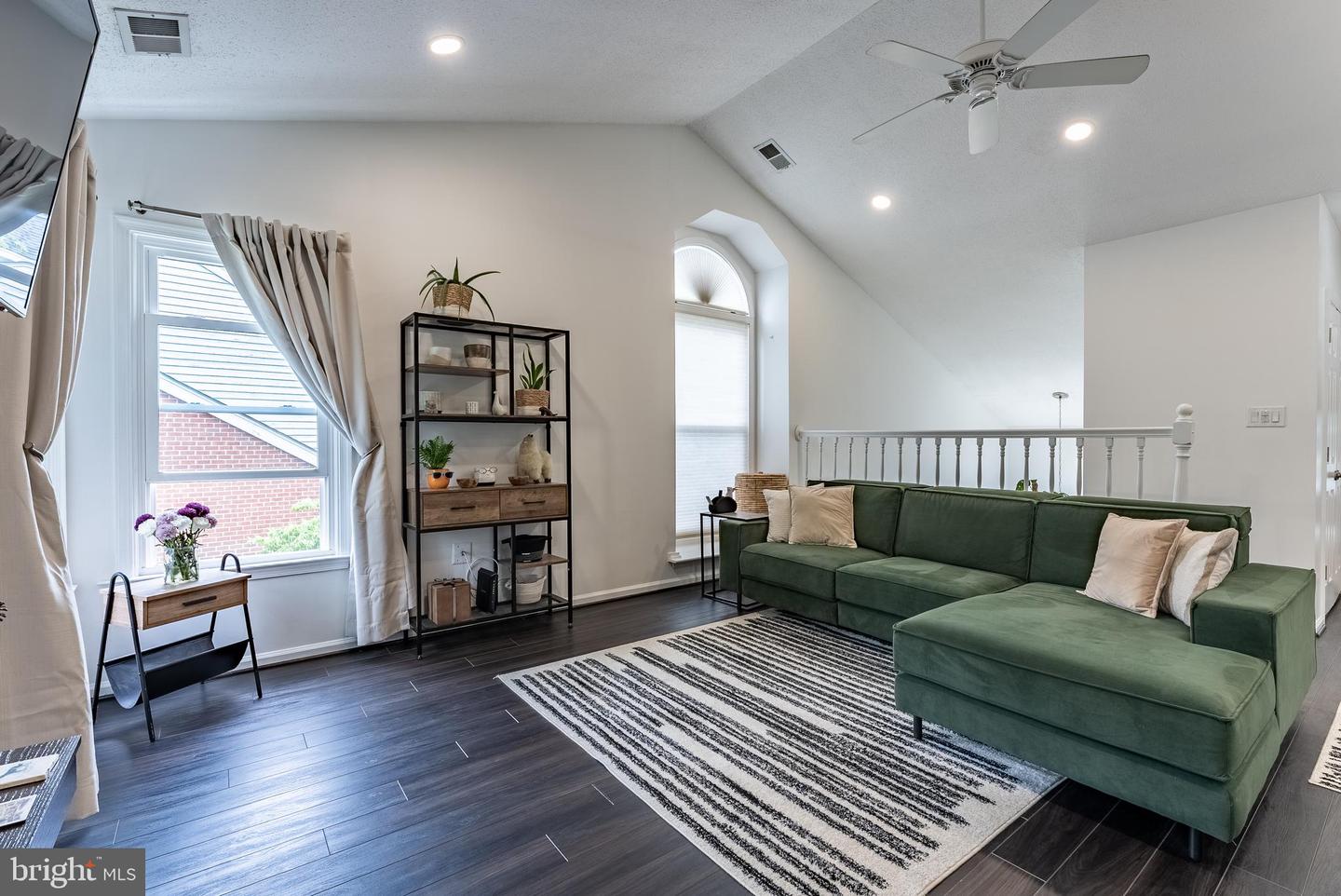 7596-N LAKESIDE VILLAGE DR, FALLS CHURCH, Virginia 22042, 1 Bedroom Bedrooms, ,1 BathroomBathrooms,Residential,For sale,7596-N LAKESIDE VILLAGE DR,VAFX2243046 MLS # VAFX2243046