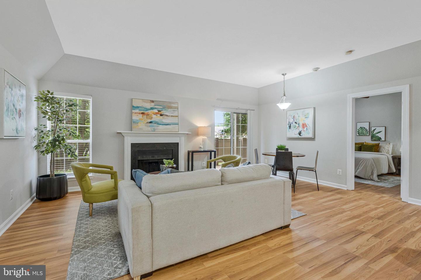 12153 PENDERVIEW LN #2001, FAIRFAX, Virginia 22033, 2 Bedrooms Bedrooms, ,2 BathroomsBathrooms,Residential,For sale,12153 PENDERVIEW LN #2001,VAFX2243078 MLS # VAFX2243078