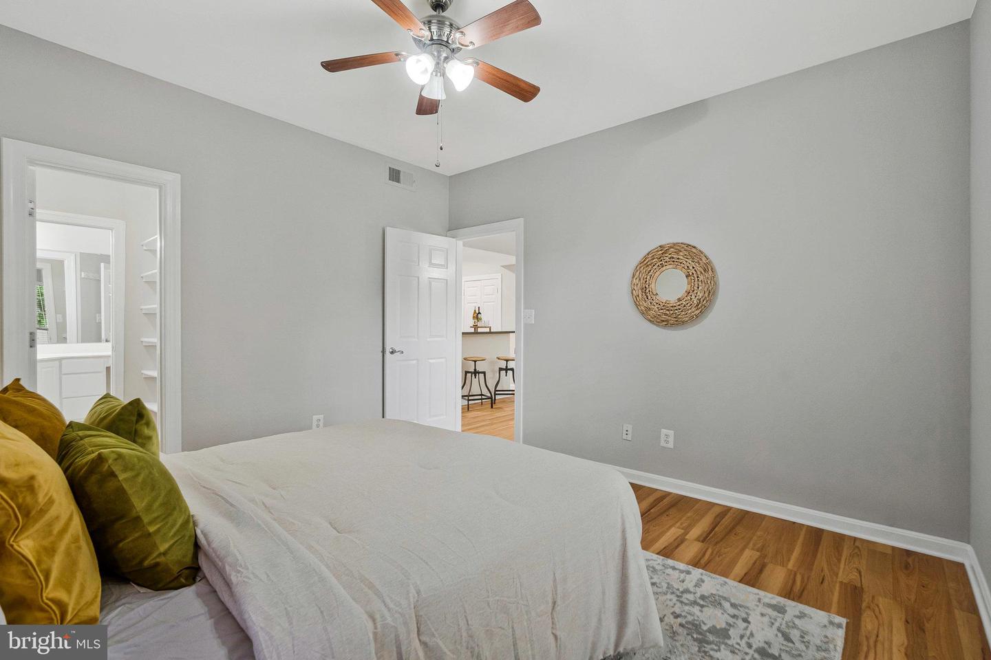 12153 PENDERVIEW LN #2001, FAIRFAX, Virginia 22033, 2 Bedrooms Bedrooms, ,2 BathroomsBathrooms,Residential,For sale,12153 PENDERVIEW LN #2001,VAFX2243078 MLS # VAFX2243078
