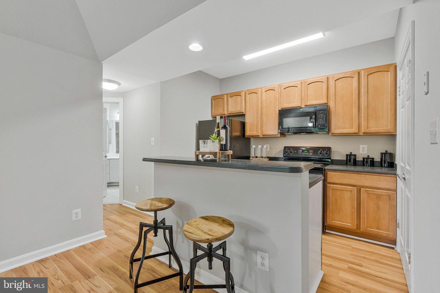 12153 PENDERVIEW LN #2001, FAIRFAX, Virginia 22033, 2 Bedrooms Bedrooms, ,2 BathroomsBathrooms,Residential,For sale,12153 PENDERVIEW LN #2001,VAFX2243078 MLS # VAFX2243078
