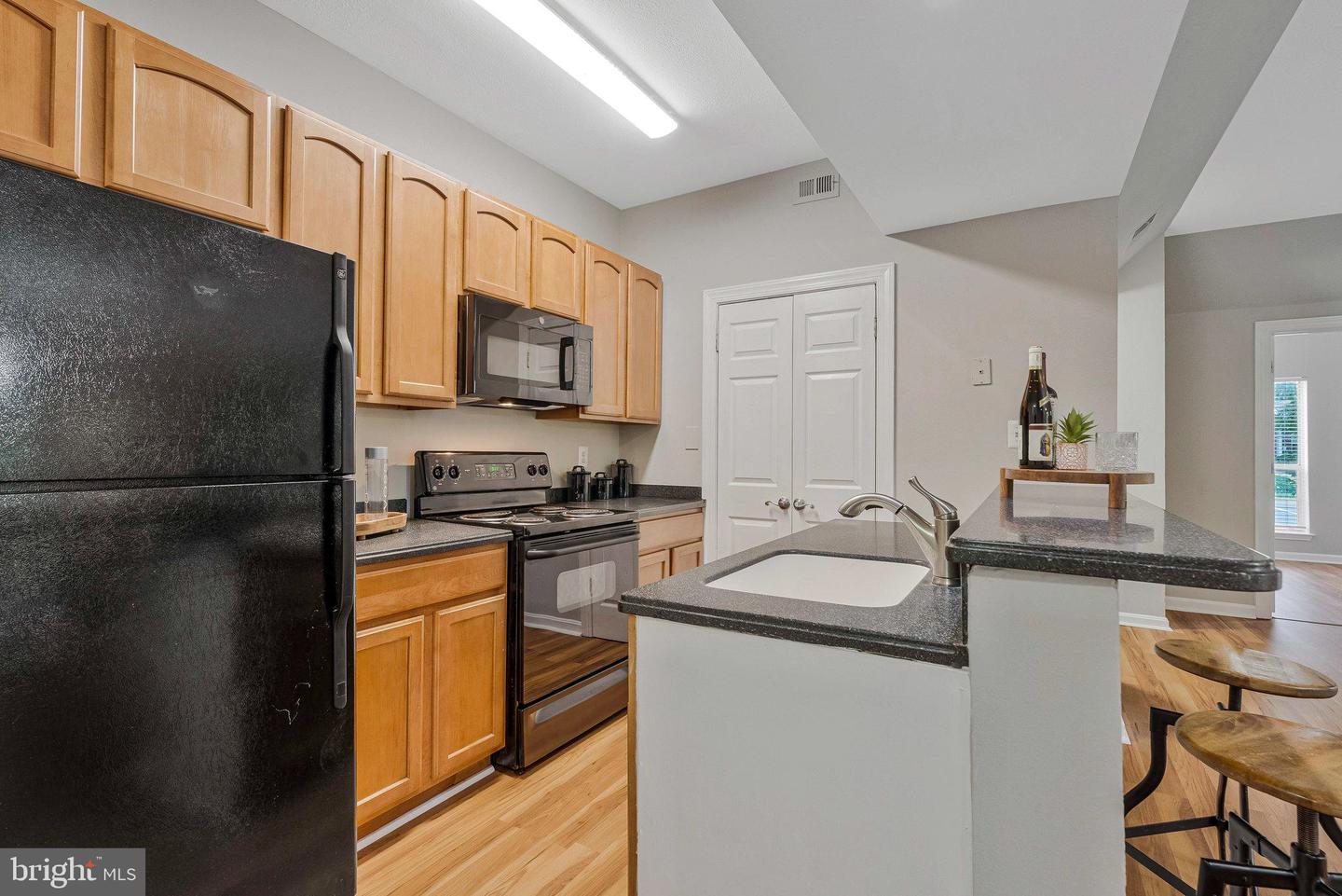 12153 PENDERVIEW LN #2001, FAIRFAX, Virginia 22033, 2 Bedrooms Bedrooms, ,2 BathroomsBathrooms,Residential,For sale,12153 PENDERVIEW LN #2001,VAFX2243078 MLS # VAFX2243078
