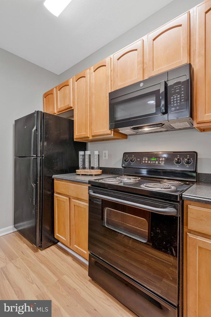 12153 PENDERVIEW LN #2001, FAIRFAX, Virginia 22033, 2 Bedrooms Bedrooms, ,2 BathroomsBathrooms,Residential,For sale,12153 PENDERVIEW LN #2001,VAFX2243078 MLS # VAFX2243078