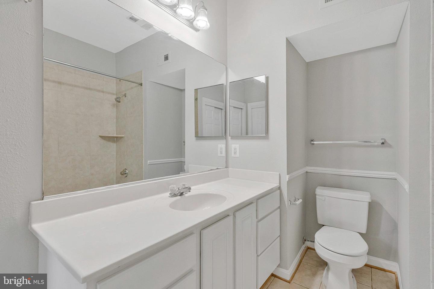 12153 PENDERVIEW LN #2001, FAIRFAX, Virginia 22033, 2 Bedrooms Bedrooms, ,2 BathroomsBathrooms,Residential,For sale,12153 PENDERVIEW LN #2001,VAFX2243078 MLS # VAFX2243078