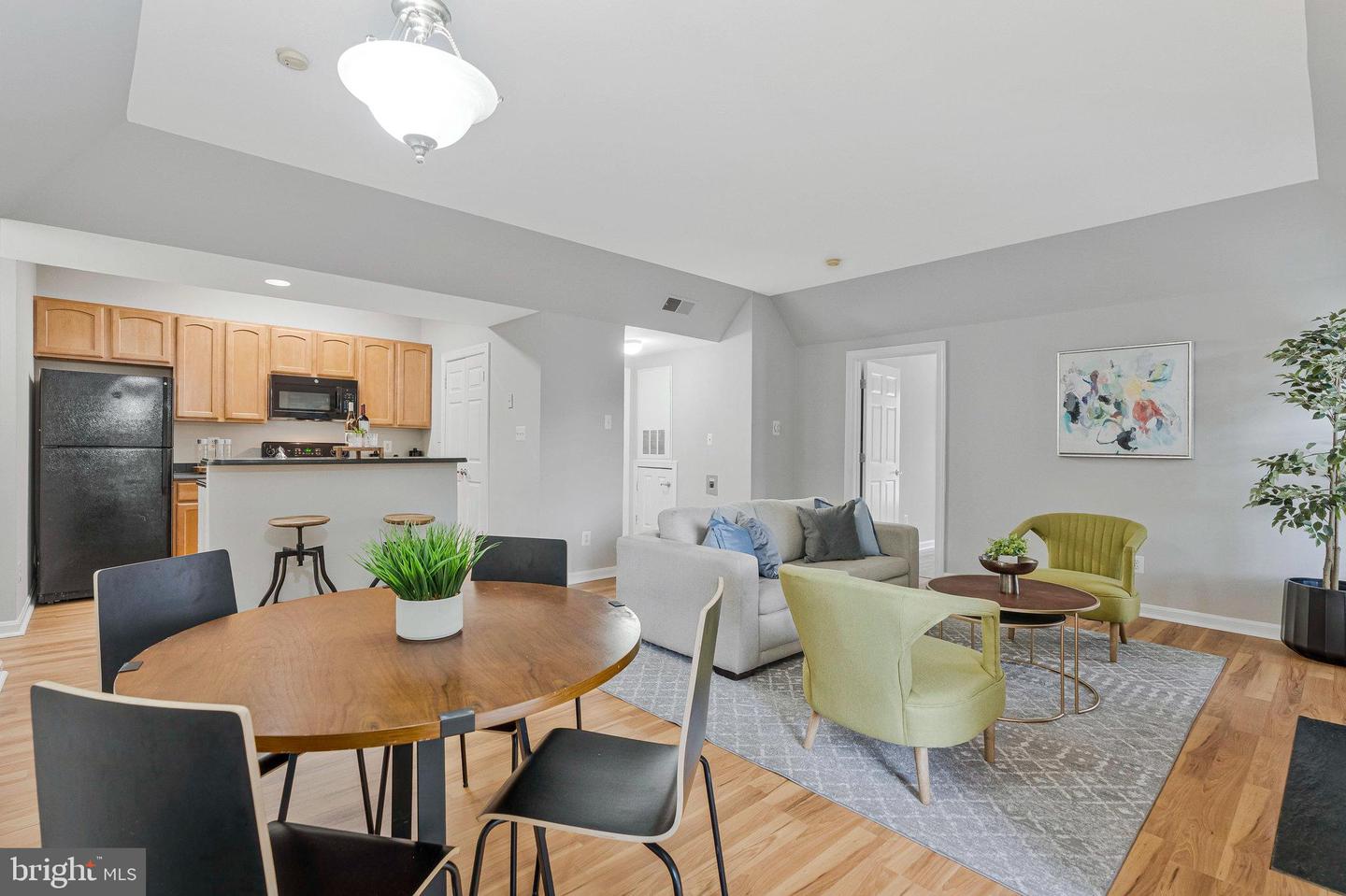 12153 PENDERVIEW LN #2001, FAIRFAX, Virginia 22033, 2 Bedrooms Bedrooms, ,2 BathroomsBathrooms,Residential,For sale,12153 PENDERVIEW LN #2001,VAFX2243078 MLS # VAFX2243078