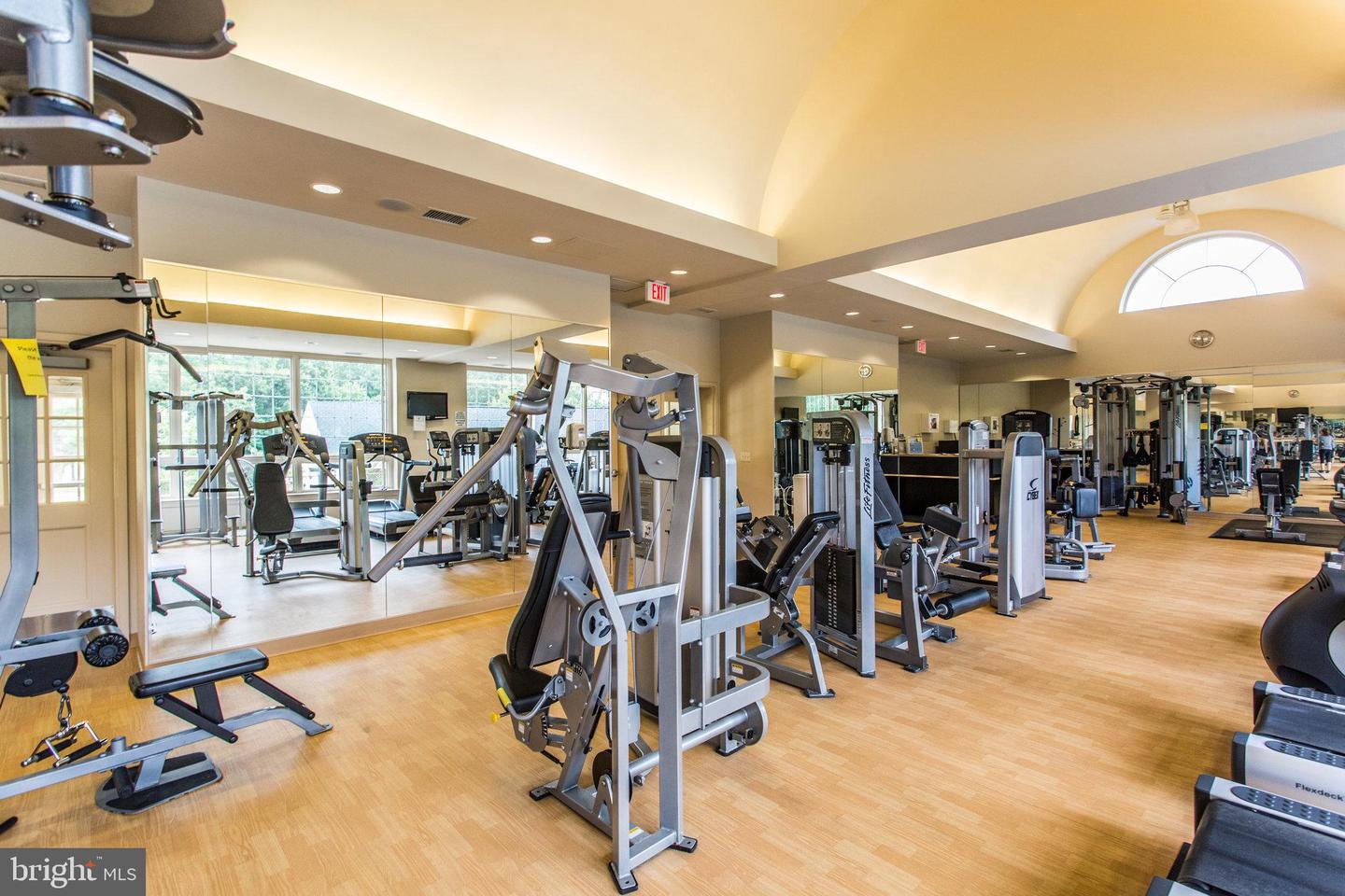 12153 PENDERVIEW LN #2001, FAIRFAX, Virginia 22033, 2 Bedrooms Bedrooms, ,2 BathroomsBathrooms,Residential,For sale,12153 PENDERVIEW LN #2001,VAFX2243078 MLS # VAFX2243078