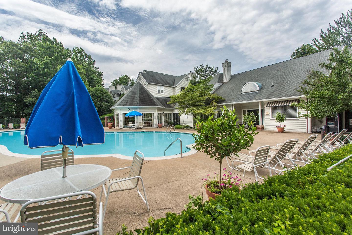 12153 PENDERVIEW LN #2001, FAIRFAX, Virginia 22033, 2 Bedrooms Bedrooms, ,2 BathroomsBathrooms,Residential,For sale,12153 PENDERVIEW LN #2001,VAFX2243078 MLS # VAFX2243078