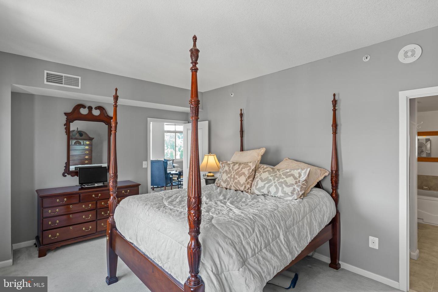 4490 MARKET COMMONS DR #602, FAIRFAX, Virginia 22033, 2 Bedrooms Bedrooms, ,2 BathroomsBathrooms,Residential,For sale,4490 MARKET COMMONS DR #602,VAFX2243188 MLS # VAFX2243188