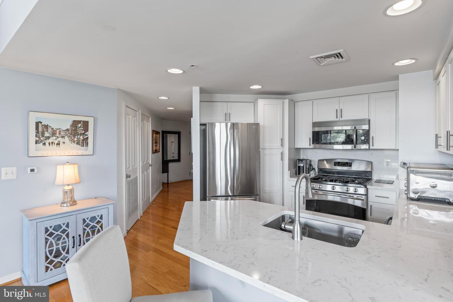 4490 MARKET COMMONS DR #602, FAIRFAX, Virginia 22033, 2 Bedrooms Bedrooms, ,2 BathroomsBathrooms,Residential,For sale,4490 MARKET COMMONS DR #602,VAFX2243188 MLS # VAFX2243188