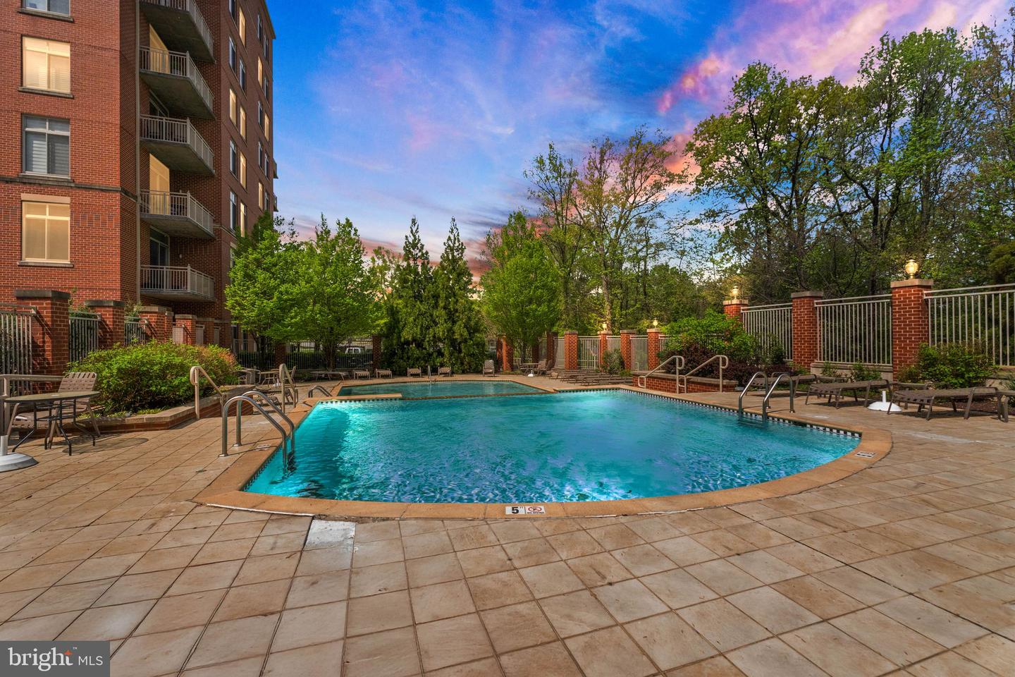 4490 MARKET COMMONS DR #602, FAIRFAX, Virginia 22033, 2 Bedrooms Bedrooms, ,2 BathroomsBathrooms,Residential,For sale,4490 MARKET COMMONS DR #602,VAFX2243188 MLS # VAFX2243188