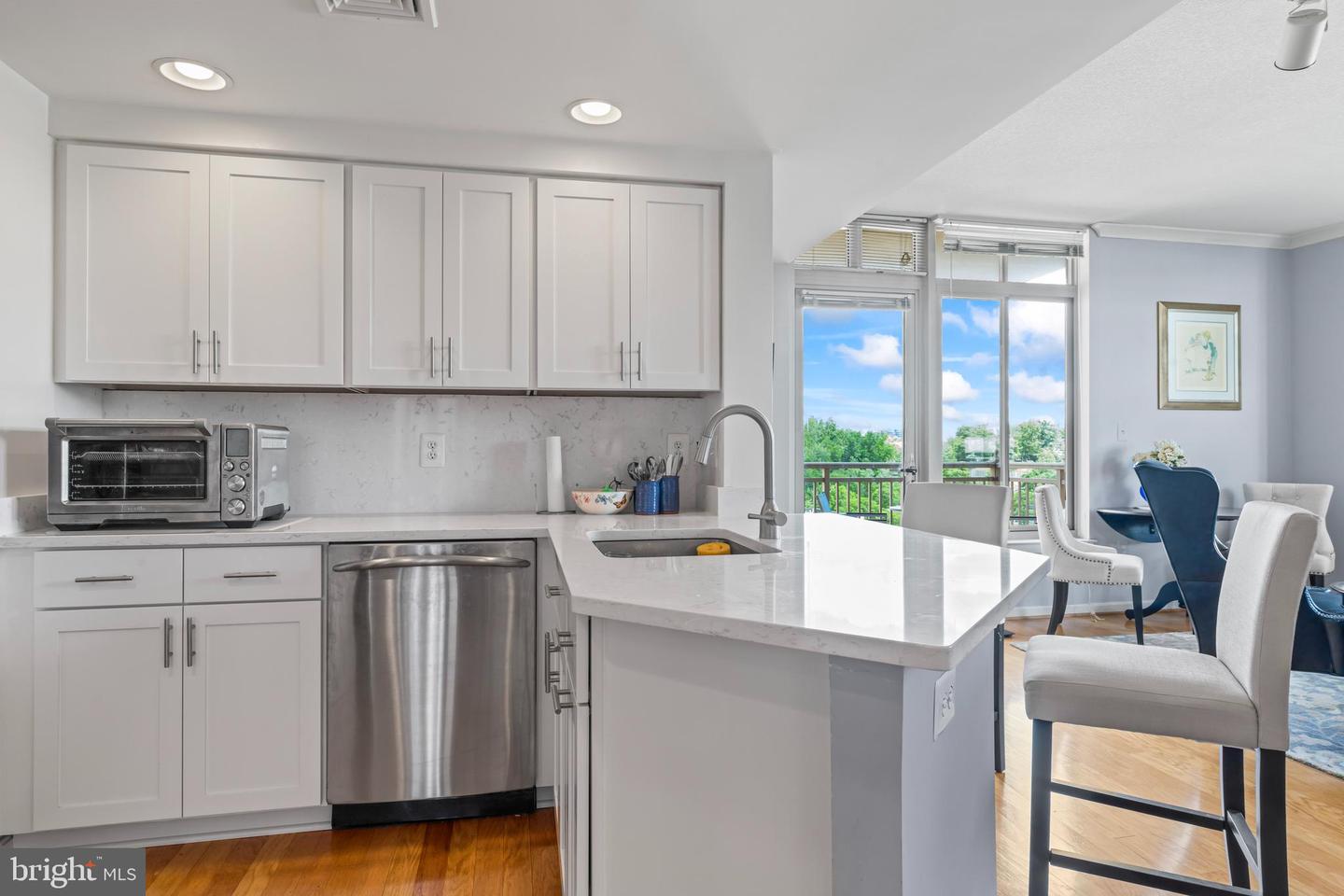4490 MARKET COMMONS DR #602, FAIRFAX, Virginia 22033, 2 Bedrooms Bedrooms, ,2 BathroomsBathrooms,Residential,For sale,4490 MARKET COMMONS DR #602,VAFX2243188 MLS # VAFX2243188